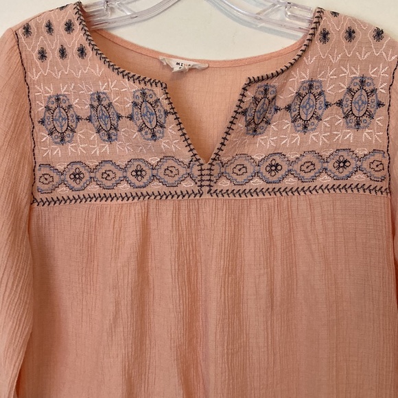 Women’s Peach Lightweight Top - Picture 2 of 5